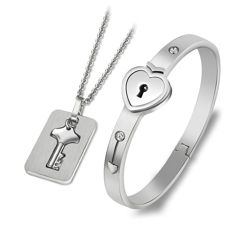 Hicarer 2 Sets Couple Heart Charm Lock Bracelet and Key Necklace Lock  Matching Bangle Titanium Steel Couples Jewelry Set for Valentine's Day  Wedding